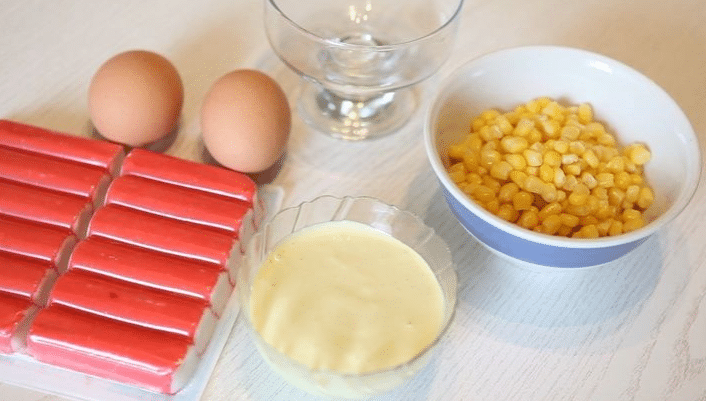 Салат с крабовыми палочками по классическому рецепту. 8 рецептов салата с рисом, помидорами, грибами и кукурузой