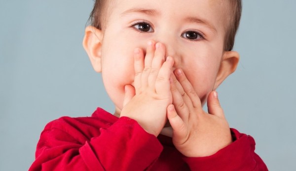 Почему у ребенка пахнет изо рта