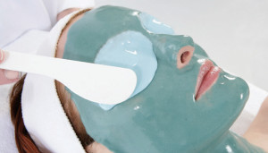 Альгинатные маски для лица: можно ли купить в аптеке, отзывы косметологов, как сделать в домашних условиях