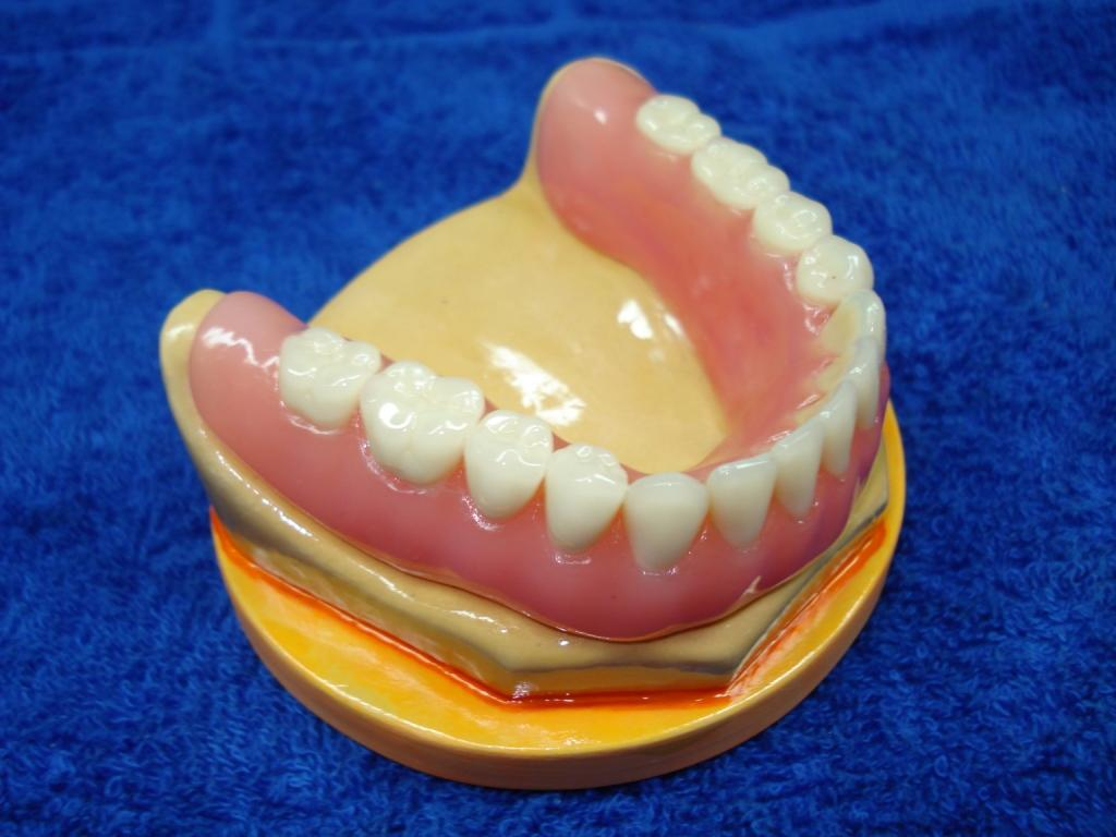 искусственные зубы