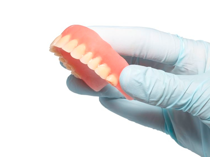 Съемное протезирование при полном отсутствии зубов