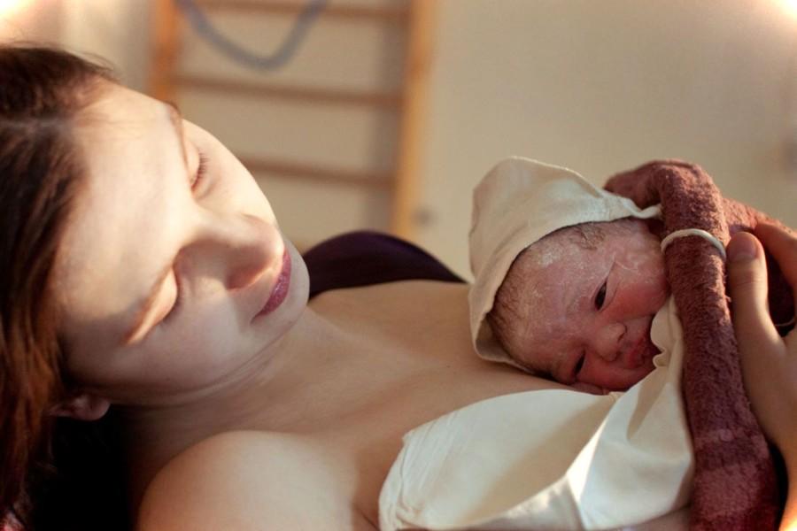 Доврачебная помощь при родах: этапы и последовательность действий