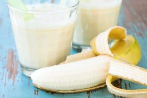 Банан с молоком
