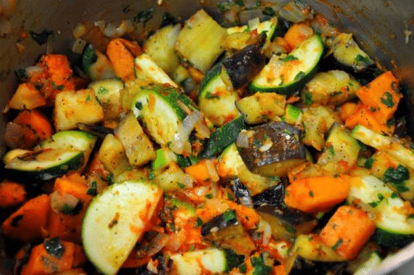 Рецепты овощного рагу с кабачками: готовим с капустой, в мультиварке!